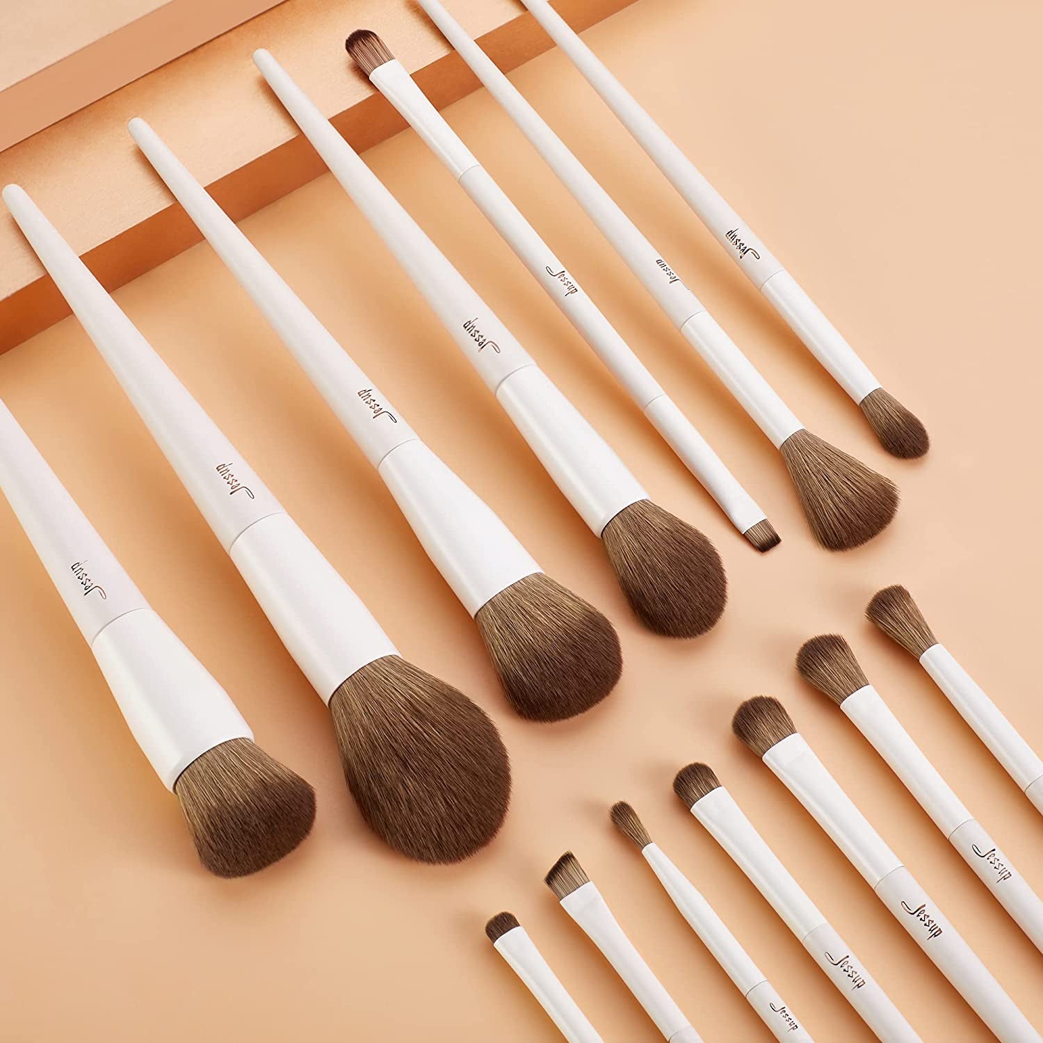 14-Piece Premium Synthetic Makeup Brush Set - Perfect for Contour, Concealer, Foundation, Eyeshadow, Blending, Liner, Powder, and Blush - Elegant Light Grey T329