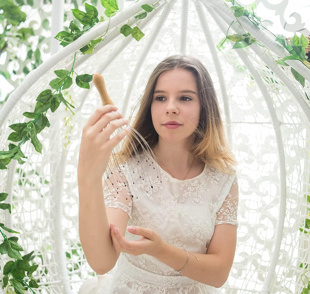 32 Fingers Head Massager, Head Scratcher Scalp Massager for Scalp Body Relaxing Wood Handle (1 Pack)