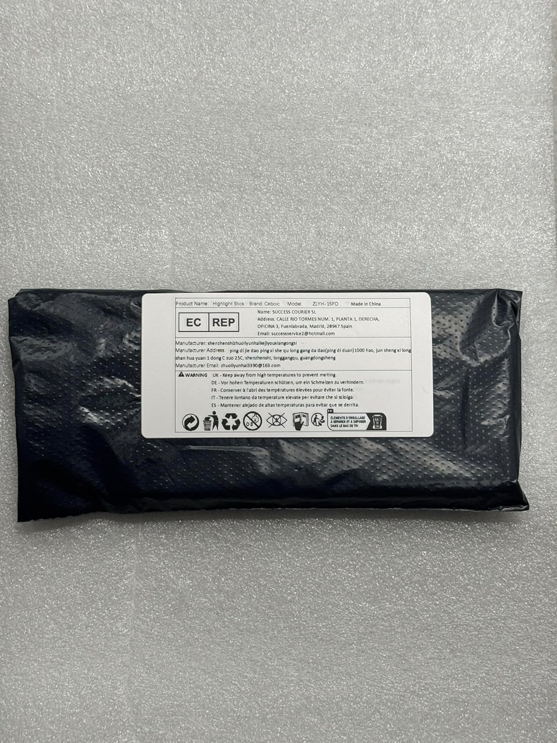 2-in-1 Cream Contour & Highlighter Stick - Easy Blendable Bronzer for Flawless Face Shaping (Pearl White & Dark Brown)